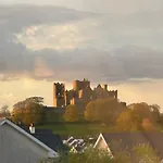 Luxury Deerpark Iconic Rock Views & Outdoor Sauna Sleeps 16 Guests Villa Cashel (Tipperary)