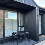 Luxury Deerpark Iconic Rock Views & Outdoor Sauna Sleeps 16 Guests *