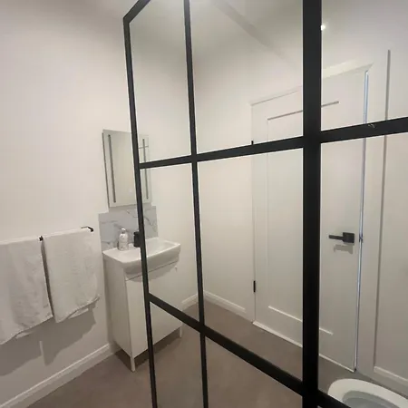 Luxury Deerpark Iconic Rock Views & Outdoor Sauna Sleeps 16 Guests 别墅 卡舍尔