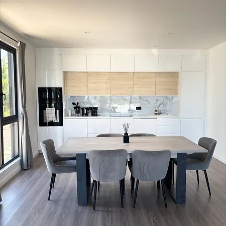 Luxury Deerpark Iconic Rock Views & Outdoor Sauna Sleeps 16 Guests * 卡舍尔