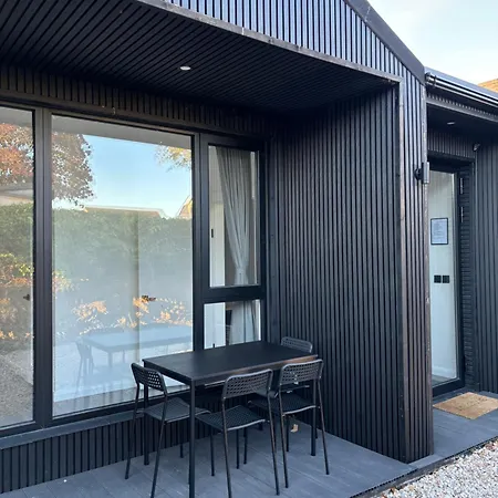 Luxury Deerpark Iconic Rock Views & Outdoor Sauna Sleeps 16 Guests *