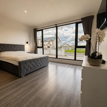 Вилла Luxury Deerpark Iconic Rock Views & Outdoor Sauna Sleeps 16 Guests Кашел