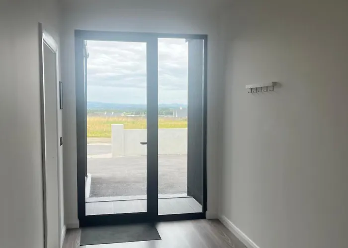 Villa Luxury Deerpark Iconic Rock Views & Outdoor Sauna Sleeps 16 Guests Cashel (Tipperary)