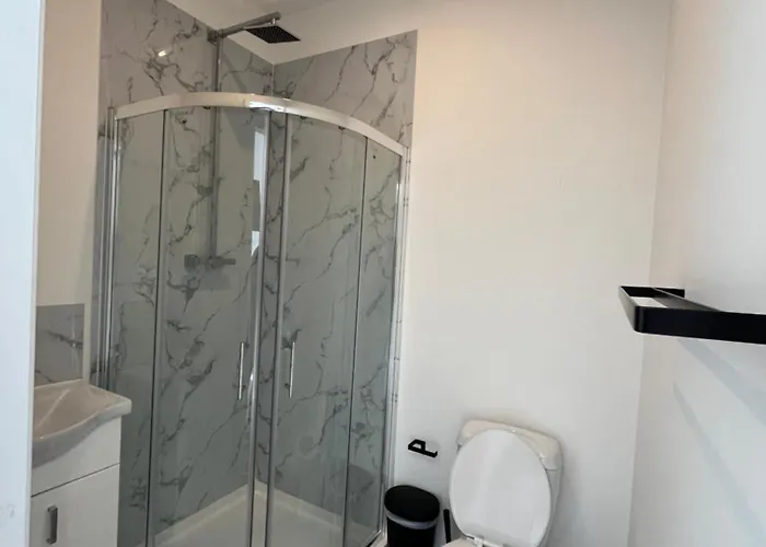 Luxury Deerpark Iconic Rock Views & Outdoor Sauna Sleeps 16 Guests