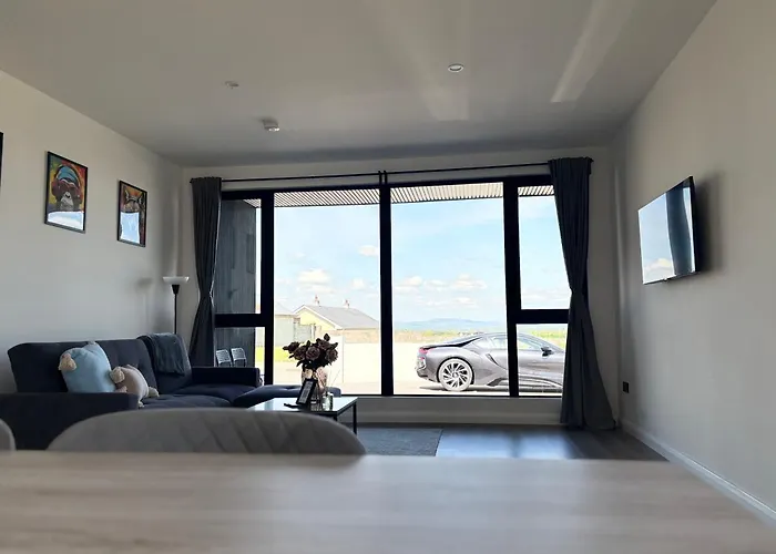 Luxury Deerpark Iconic Rock Views & Outdoor Sauna Sleeps 16 Guests * Cashel (Tipperary)