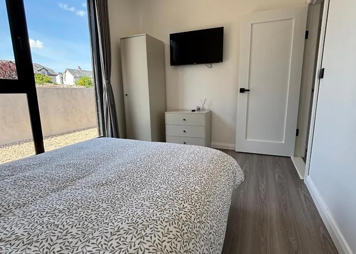 ヴィラ Luxury Deerpark Iconic Rock Views & Outdoor Sauna Sleeps 16 Guests キャッシェル